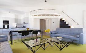 Joivy Lux And Spacious 1Br Home With Huge Terrace, 5Mins To Academy Of Sciences