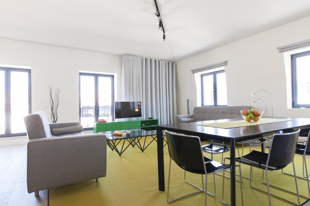Joivy Lux And Spacious 1Br Home With Huge Terrace, 5Mins To Academy Of Sciences Lissabon Zimmer foto
